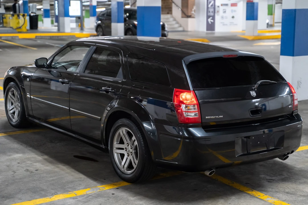 2005 Dodge Magnum 2nd Gen Wagon - Image 10 of 31