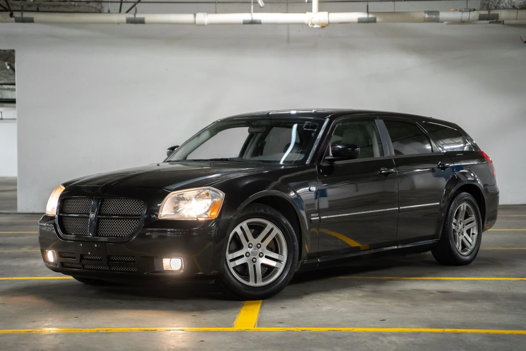 2005 Dodge Magnum 2nd Gen Wagon - Image 3 of 31