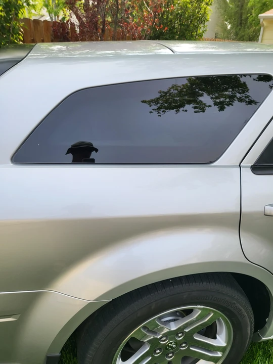 2005 Dodge Magnum 2nd Gen Wagon - Image 18 of 19