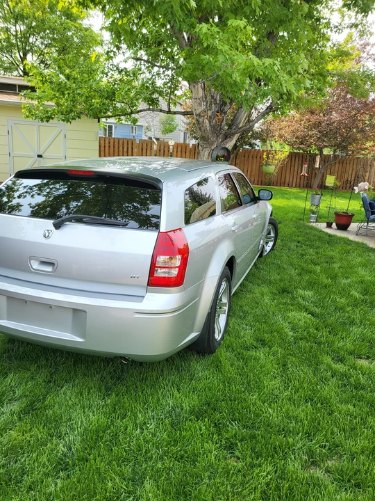 2005 Dodge Magnum 2nd Gen Wagon - Image 17 of 19
