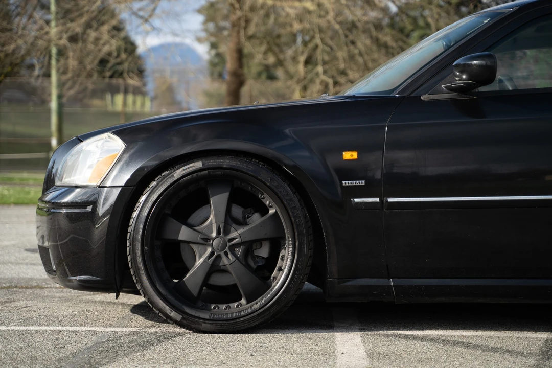 2005 Dodge Magnum 2nd Gen Wagon - Image 28 of 31