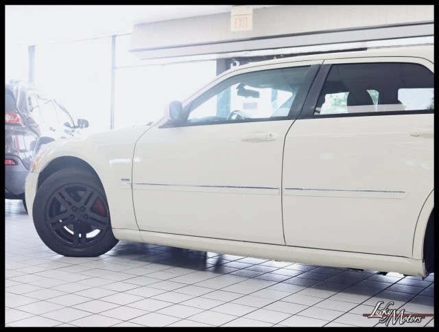 2005 Dodge Magnum 2nd Gen Wagon - Image 9 of 12