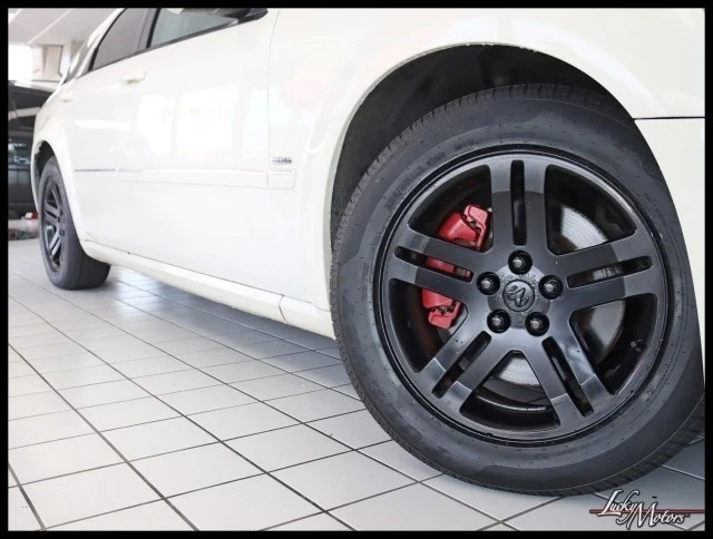 2005 Dodge Magnum 2nd Gen Wagon - Image 4 of 12
