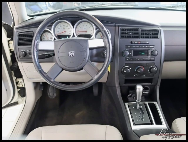 2005 Dodge Magnum 2nd Gen Wagon - Image 12 of 12
