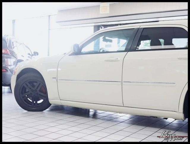 2005 Dodge Magnum 2nd Gen Wagon - Image 9 of 12