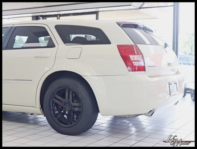 2005 Dodge Magnum 2nd Gen Wagon - Image 8 of 12