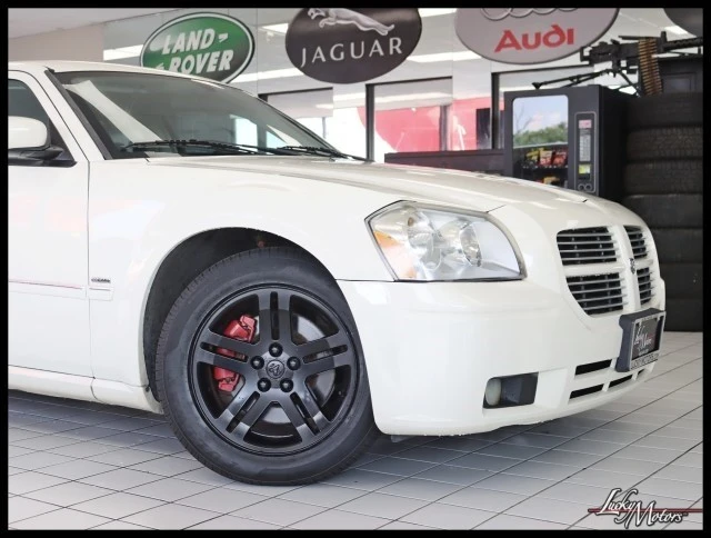 2005 Dodge Magnum 2nd Gen Wagon - Image 2 of 12
