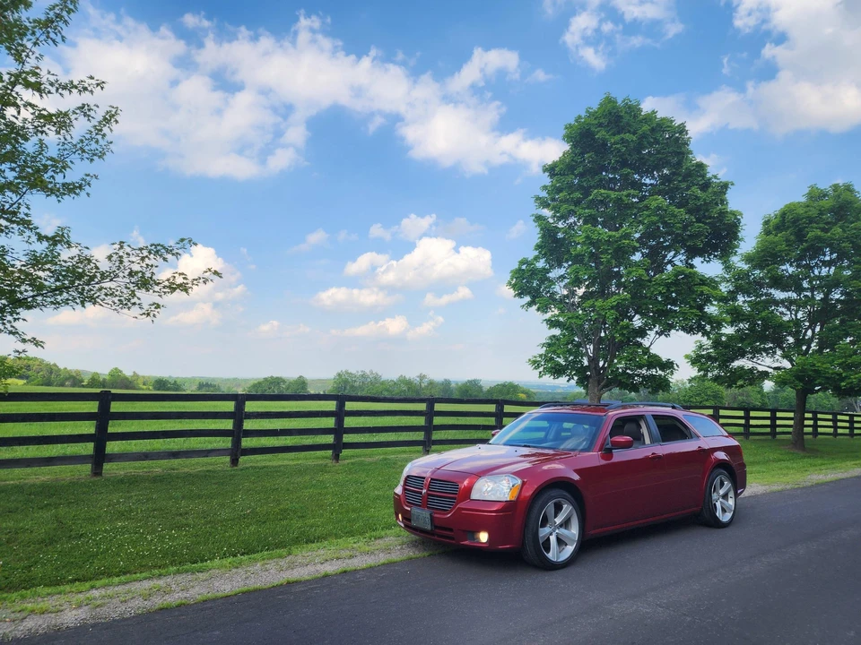 2005 Dodge Magnum 2nd Gen Wagon - Image 16 of 31