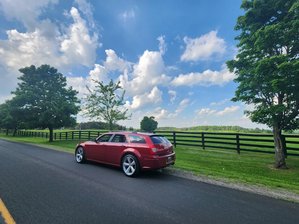 2005 Dodge Magnum 2nd Gen Wagon - Image 18 of 31