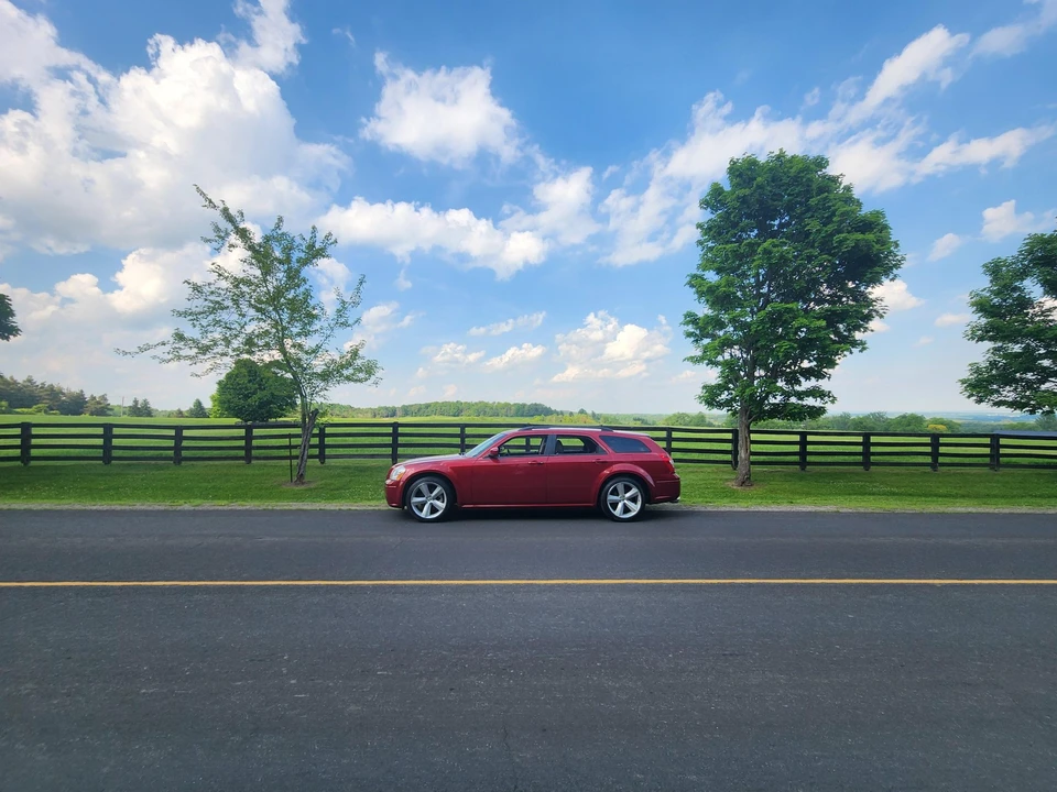 2005 Dodge Magnum 2nd Gen Wagon - Image 17 of 31