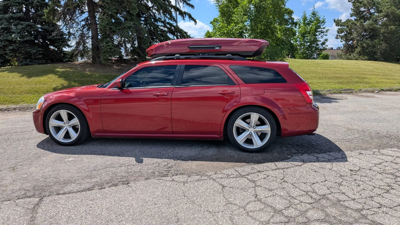 2005 Dodge Magnum 2nd Gen Wagon - Image 3 of 31