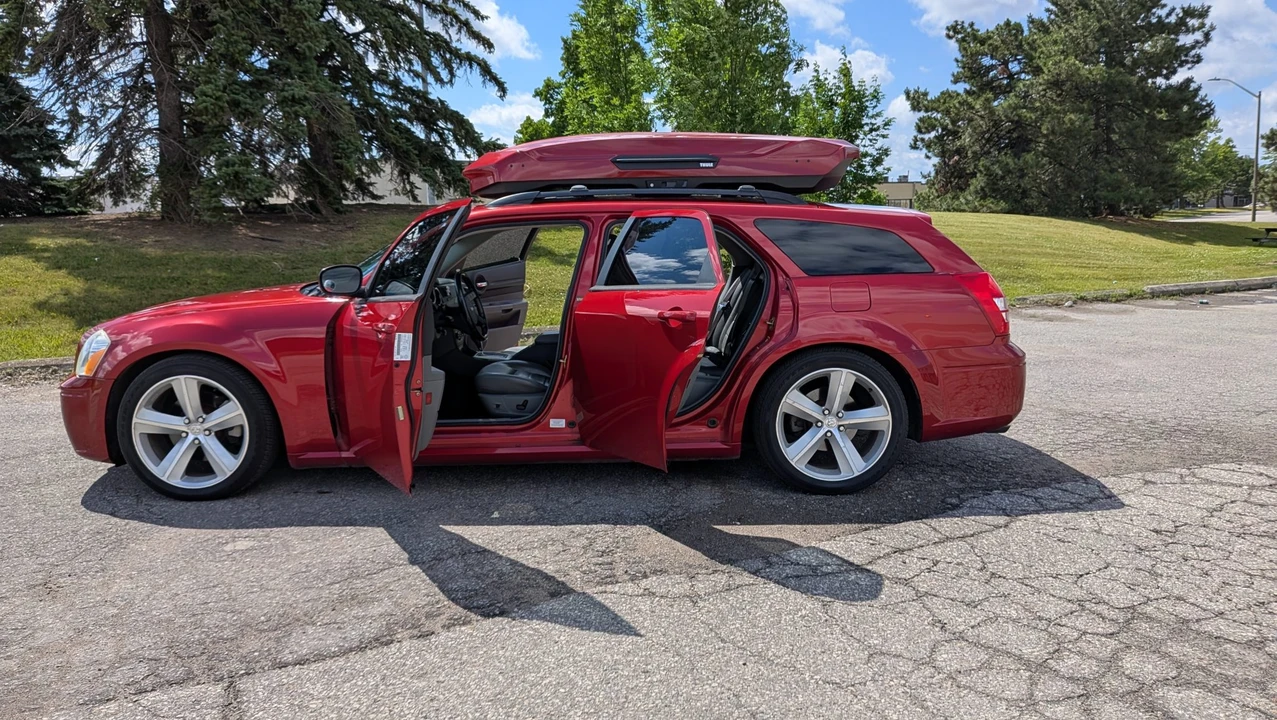 2005 Dodge Magnum 2nd Gen Wagon - Image 24 of 31