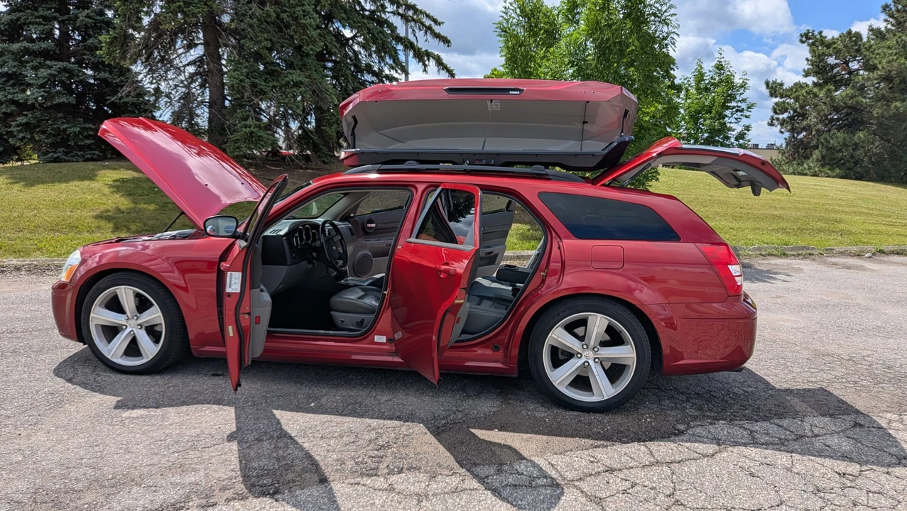 2005 Dodge Magnum 2nd Gen Wagon - Image 25 of 31