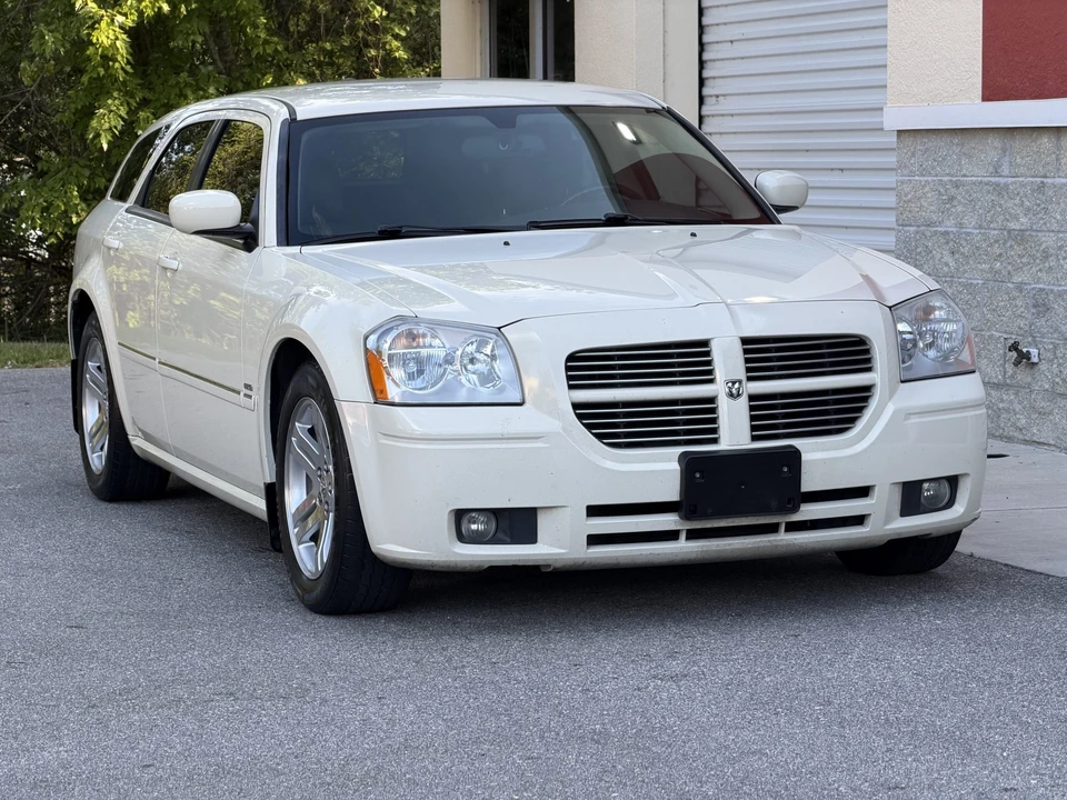 2005 Dodge Magnum 2nd Gen Wagon - Image 18 of 31