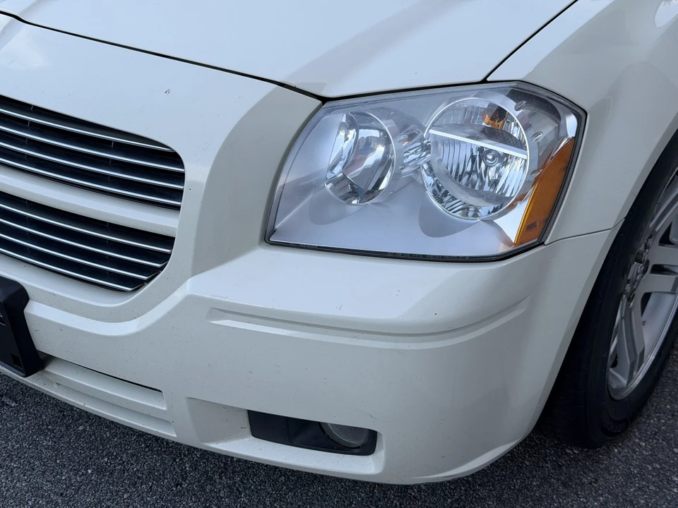 2005 Dodge Magnum 2nd Gen Wagon - Image 22 of 31