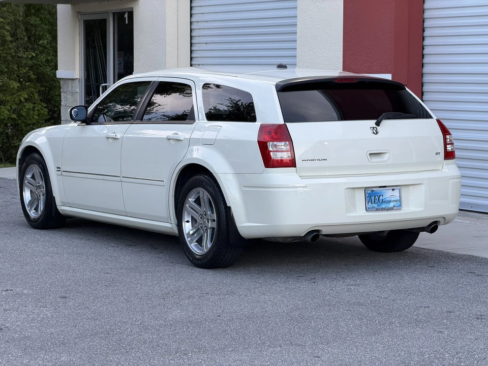 2005 Dodge Magnum 2nd Gen Wagon - Image 8 of 31