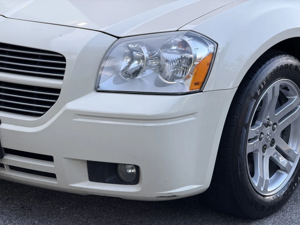 2005 Dodge Magnum 2nd Gen Wagon - Image 21 of 31
