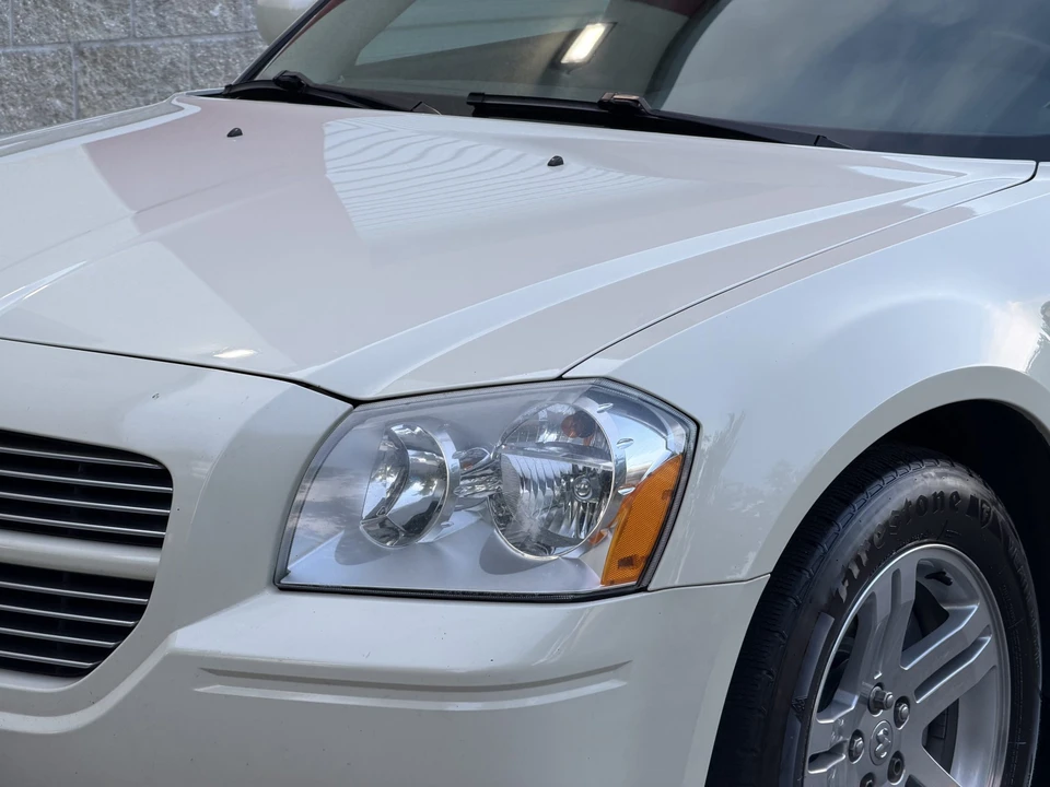 2005 Dodge Magnum 2nd Gen Wagon - Image 23 of 31
