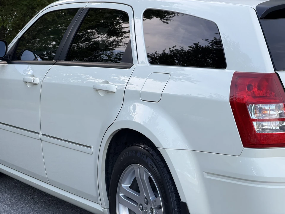 2005 Dodge Magnum 2nd Gen Wagon - Image 31 of 31