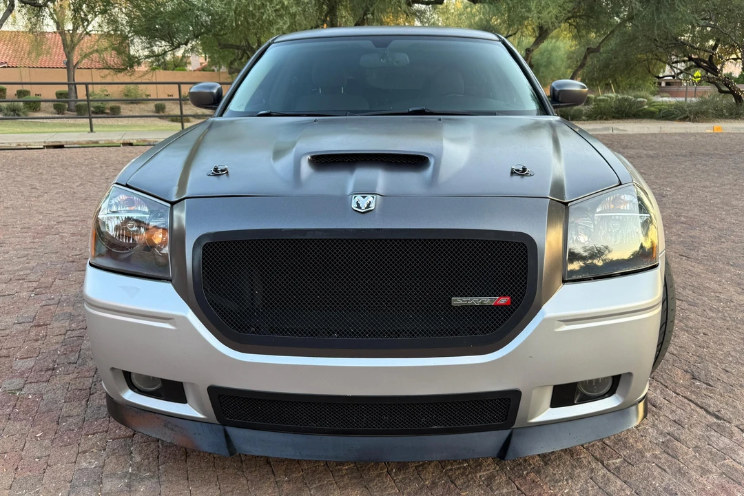 2005 Dodge Magnum 2nd Gen Wagon - Image 2 of 31