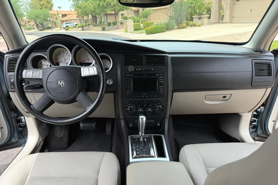 2005 Dodge Magnum 2nd Gen Wagon - Image 17 of 31
