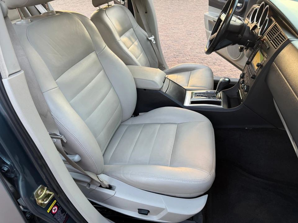 2005 Dodge Magnum 2nd Gen Wagon - Image 21 of 31