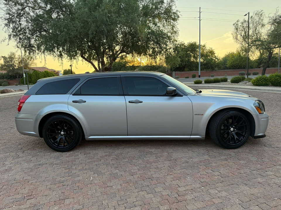 2005 Dodge Magnum 2nd Gen Wagon - Image 8 of 31
