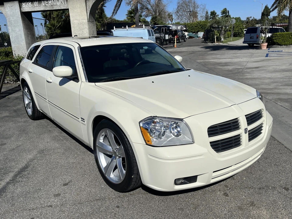 2005 Dodge Magnum 2nd Gen Wagon - Image 3 of 31