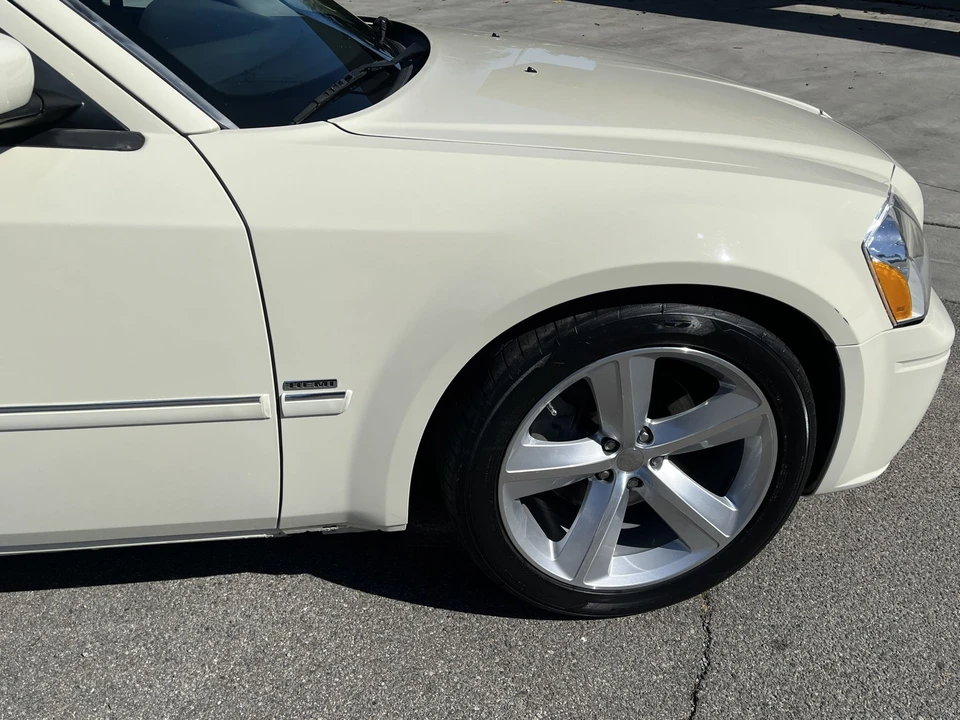 2005 Dodge Magnum 2nd Gen Wagon - Image 20 of 31