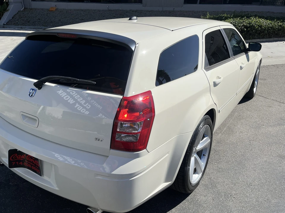 2005 Dodge Magnum 2nd Gen Wagon - Image 22 of 31