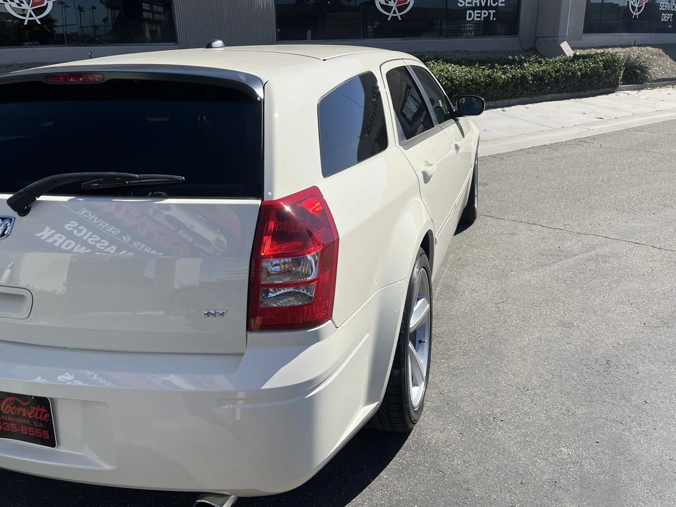 2005 Dodge Magnum 2nd Gen Wagon - Image 23 of 31