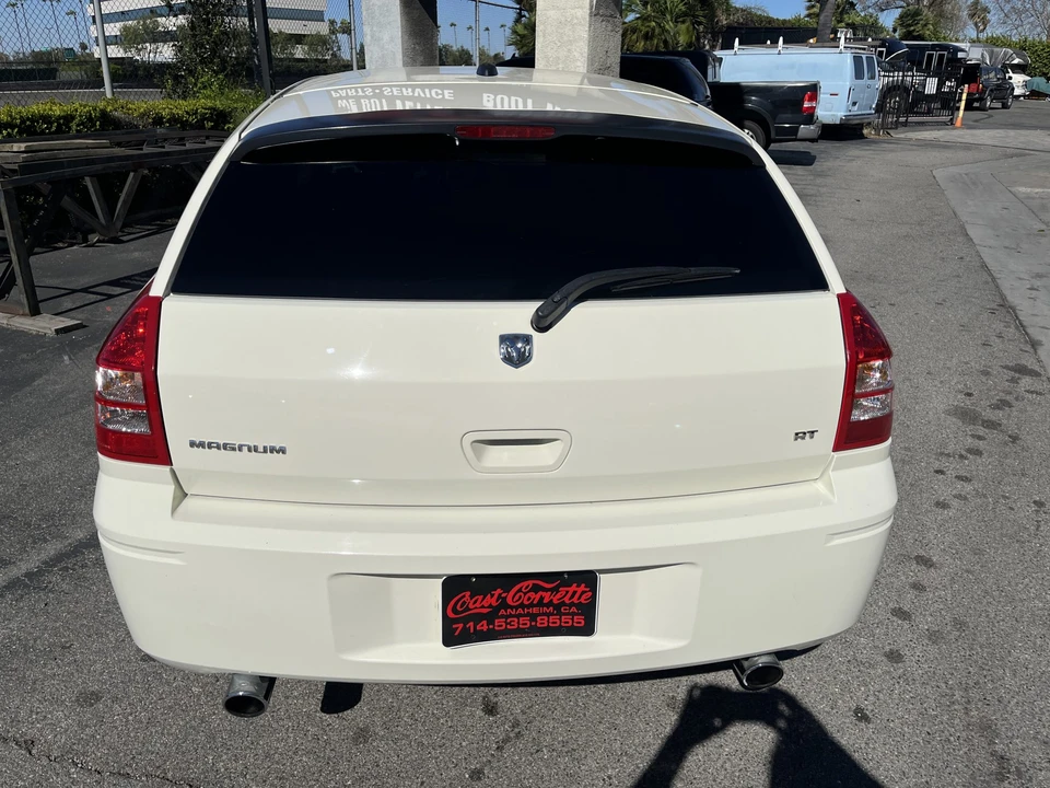 2005 Dodge Magnum 2nd Gen Wagon - Image 11 of 31