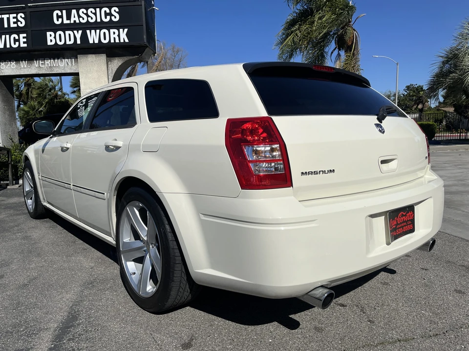 2005 Dodge Magnum 2nd Gen Wagon - Image 10 of 31