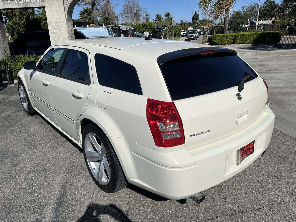 2005 Dodge Magnum 2nd Gen Wagon - Image 9 of 31