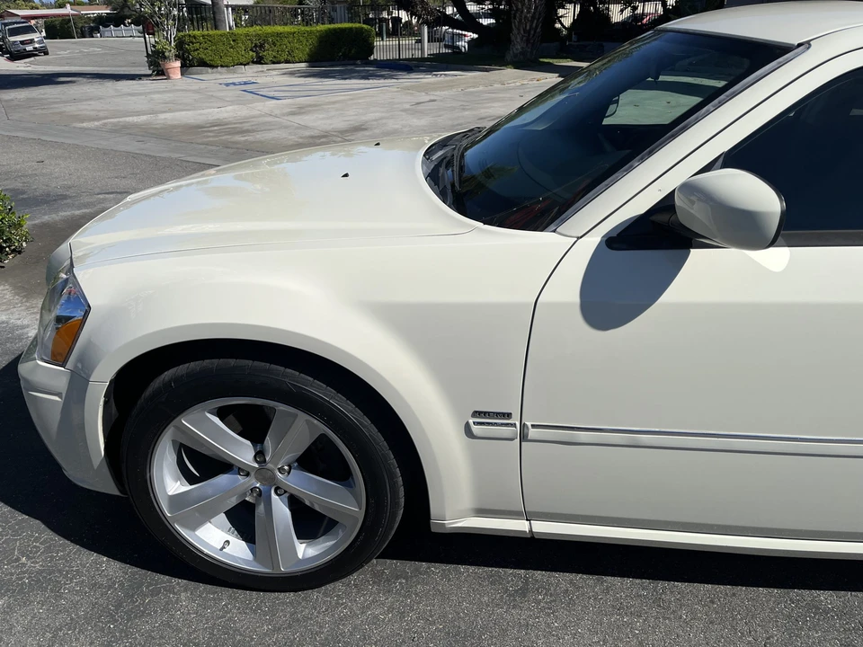 2005 Dodge Magnum 2nd Gen Wagon - Image 15 of 31