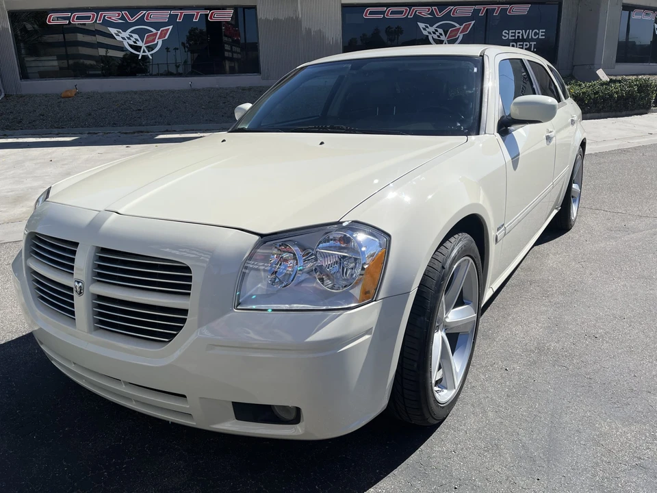 2005 Dodge Magnum 2nd Gen Wagon - Image 7 of 31