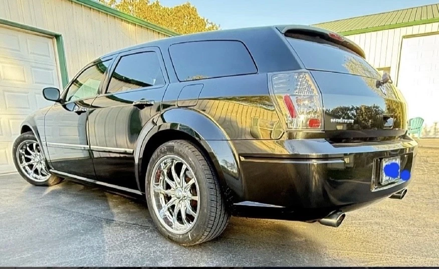 2005 Dodge Magnum 2nd Gen Wagon - Image 4 of 10