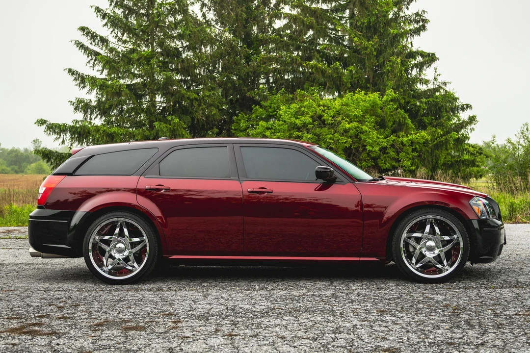 2005 Dodge Magnum 2nd Gen Wagon - Image 3 of 31