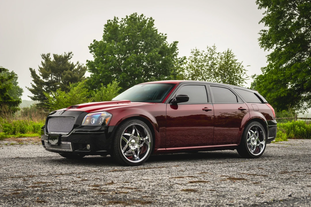 2005 Dodge Magnum 2nd Gen Wagon - Image 12 of 31
