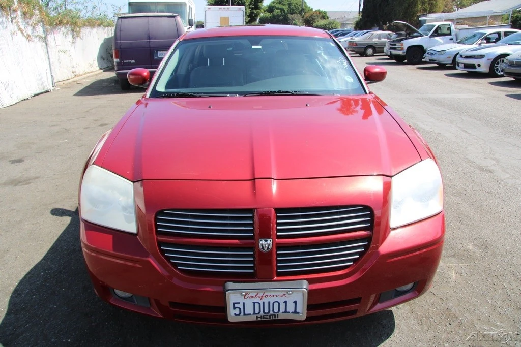 2005 Dodge Magnum 2nd Gen Wagon - Image 9 of 21