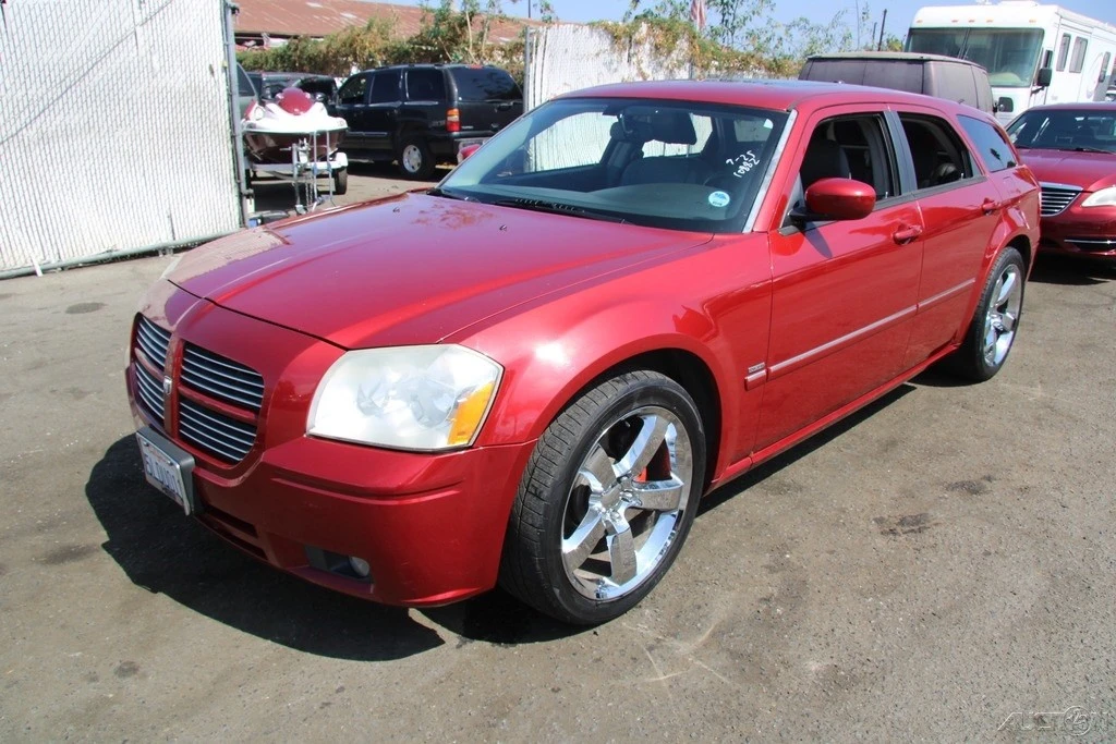 2005 Dodge Magnum 2nd Gen Wagon - Image 2 of 21