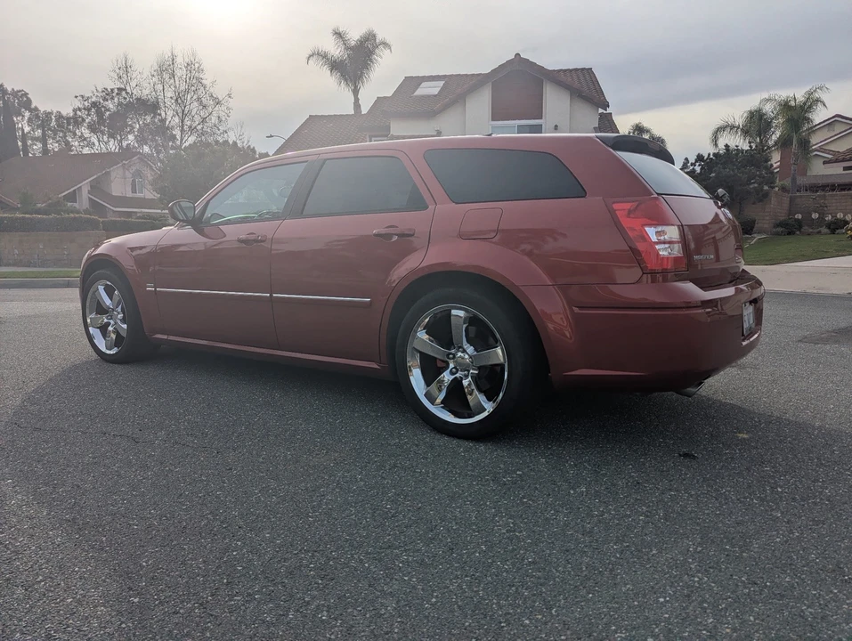 2005 Dodge Magnum 2nd Gen Wagon - Image 14 of 29