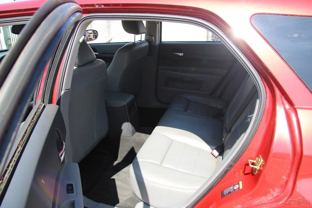 2005 Dodge Magnum 2nd Gen Wagon - Image 19 of 21