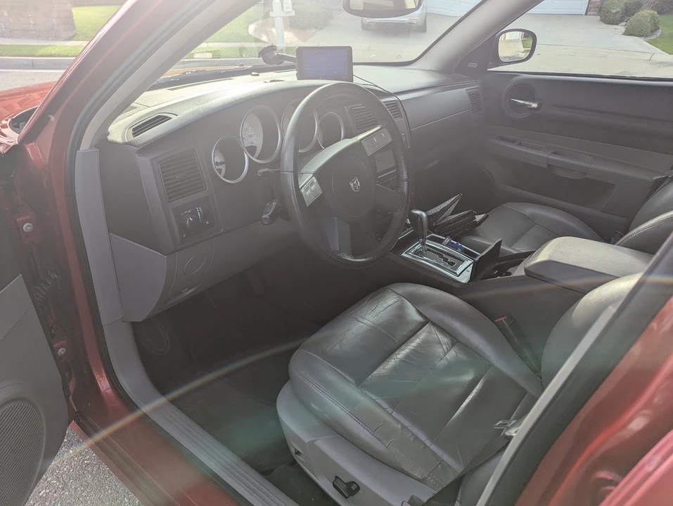2005 Dodge Magnum 2nd Gen Wagon - Image 10 of 29