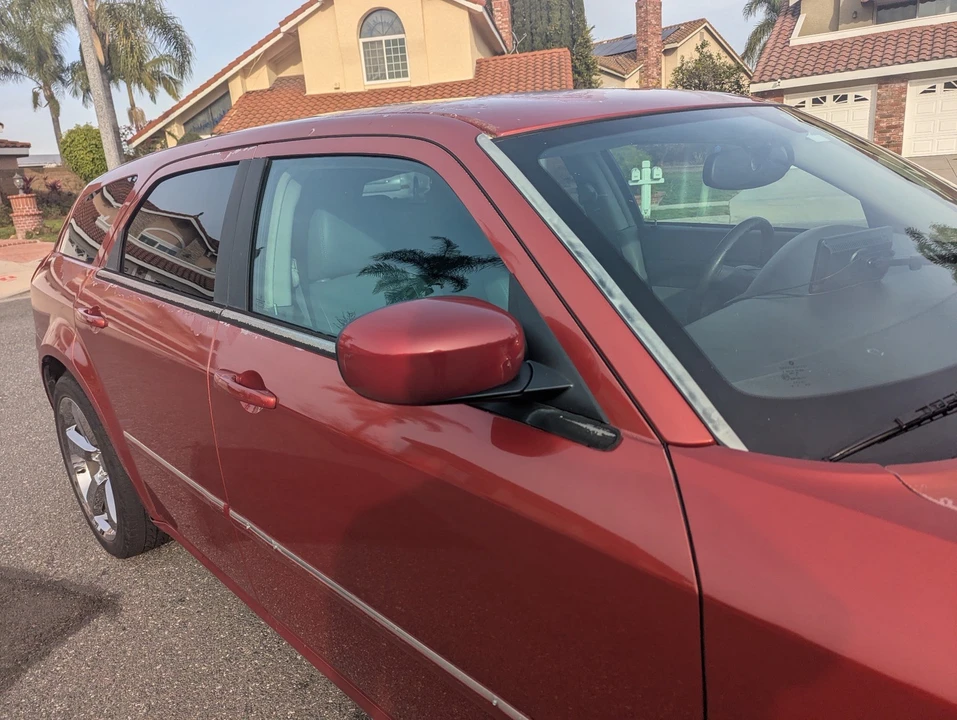 2005 Dodge Magnum 2nd Gen Wagon - Image 13 of 29