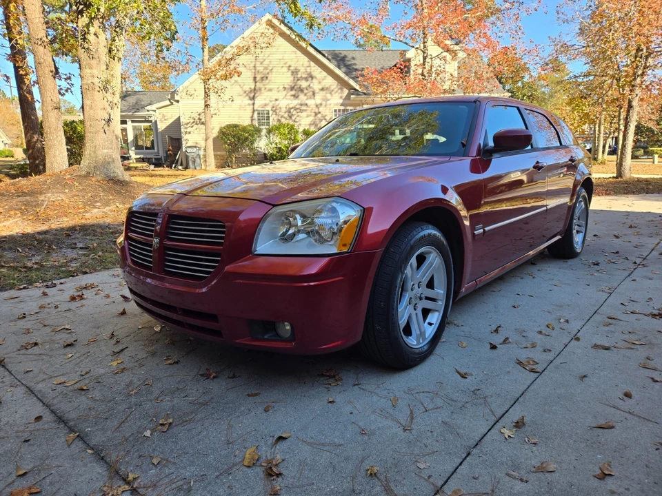 2005 Dodge Magnum 2nd Gen Wagon - Image 5 of 14