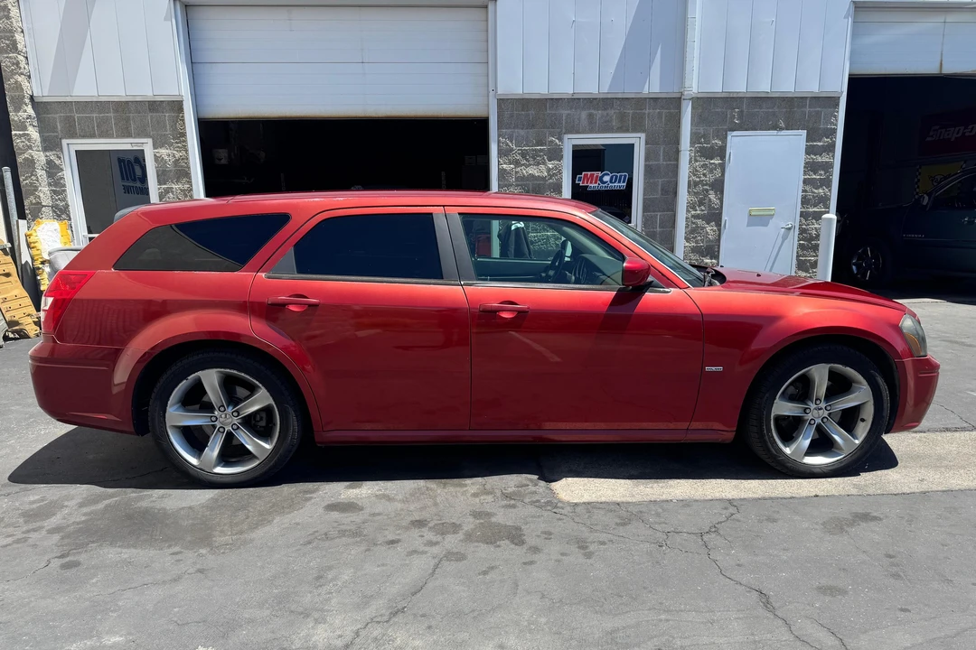 2005 Dodge Magnum 2nd Gen Wagon - Image 3 of 31