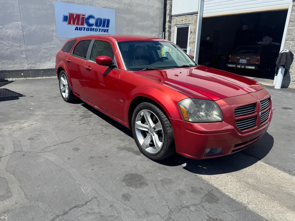 2005 Dodge Magnum 2nd Gen Wagon - Image 17 of 31
