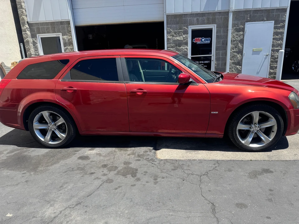 2005 Dodge Magnum 2nd Gen Wagon - Image 13 of 31