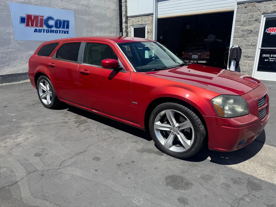 2005 Dodge Magnum 2nd Gen Wagon - Image 16 of 31